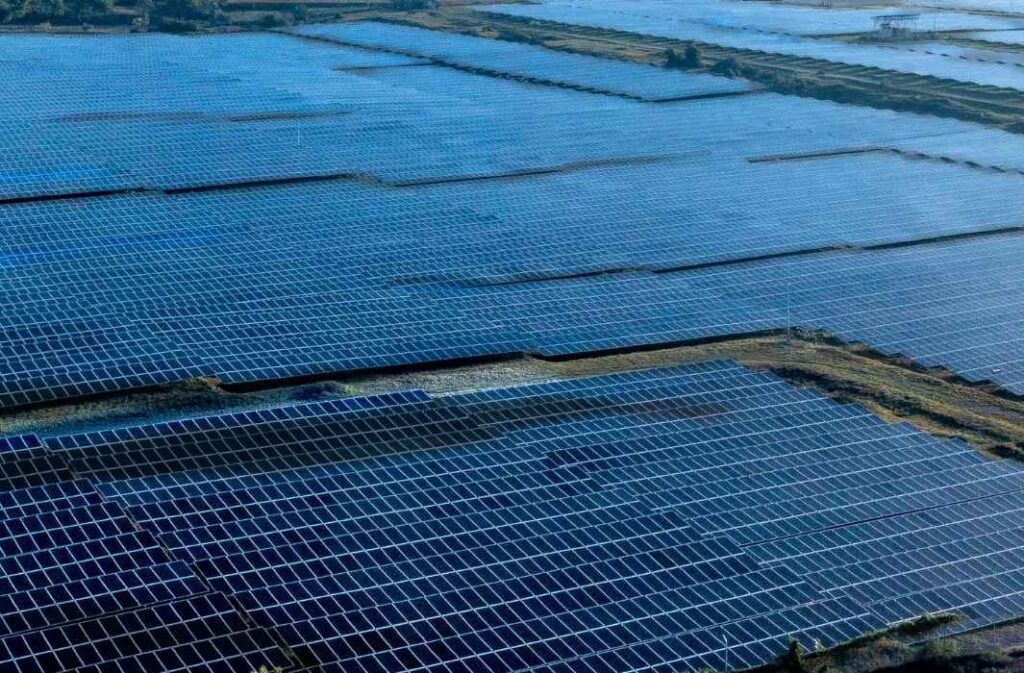 مصر تخصص 24.5 مليون متر مربع في قنا لإنشاء محطة شمسية جديدة (تعبيرية)