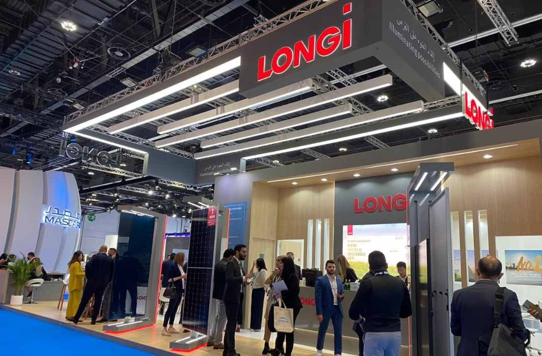 Longi_booth_in text